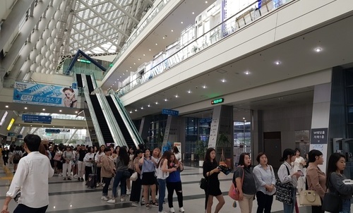 <부산네일엑스포 2018> 26일 일요일, 행사 마지막일 오픈 전부터 인파 몰려